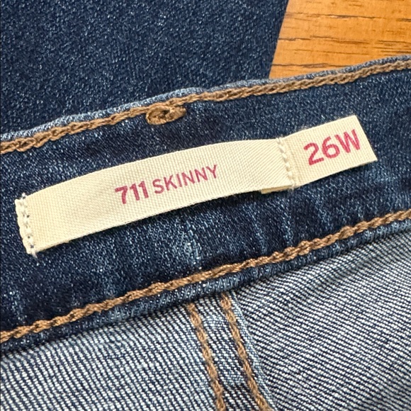 NEW LEVI’S 711 PLUS SIZE SKINNY MID RISE DESTRUCTED ANKLE JEANS - Picture 10 of 14